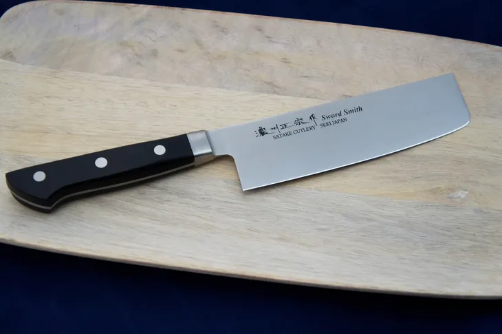 noz-do-siekania-satake-16-cm-material-uchwytu-drewno