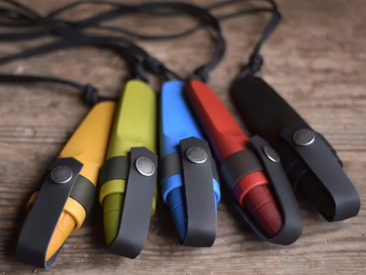 noz-morakniv-eldris-zolty-z-zestawem-neck-knife-kit-ostrze-gladkie