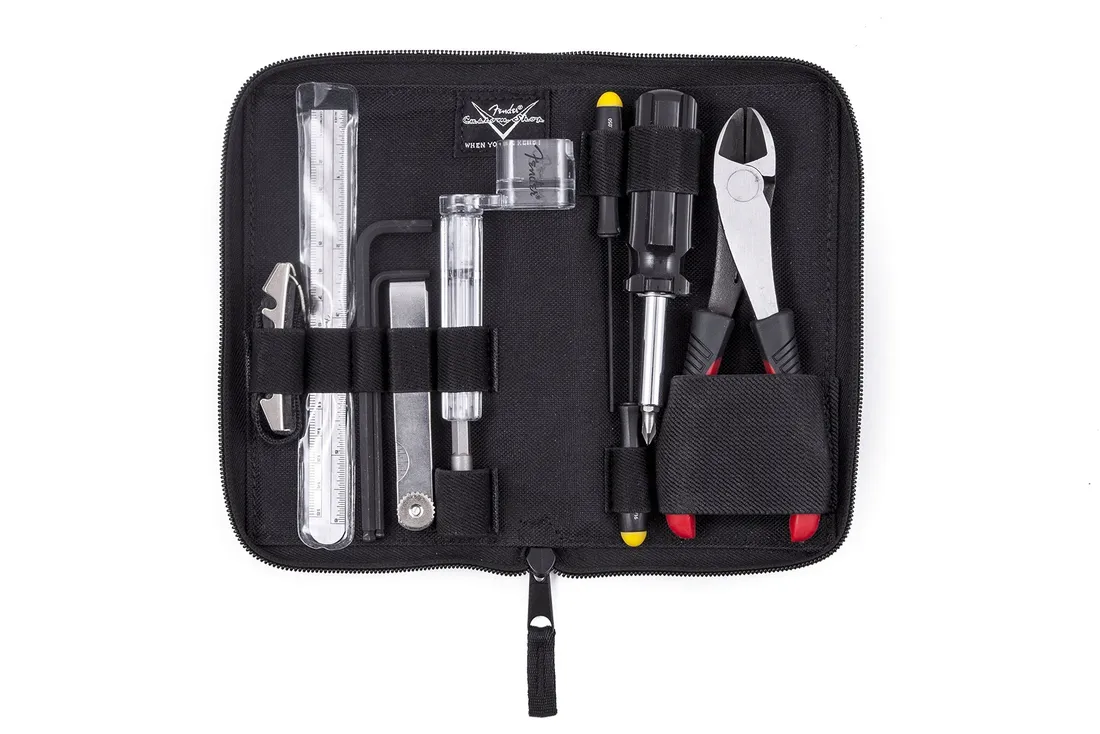 fender-zestaw-narzedzi-guitar-kit-waga-z-opakowaniem-1-kg