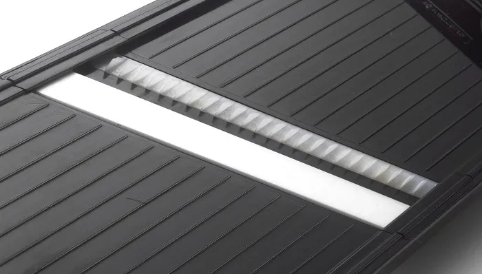 kyocera-krajalnica-julienne-czarna-marka-kyocera-zasilanie-reczne