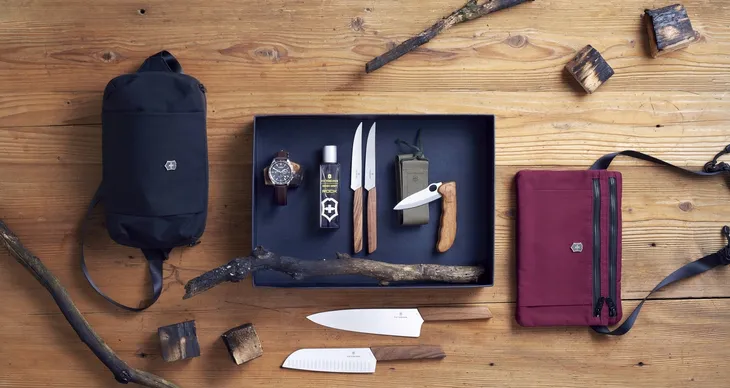 swiss-modern-noz-do-porcjowania-22-cm-drewno-orzechowe-victorinox-6-9010-kod-producenta-6-9010-22g