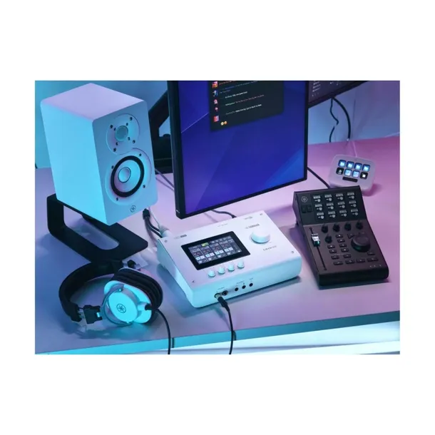yamaha-urx44-wh-interfejs-audio-marka-yamaha-kolor-bialy