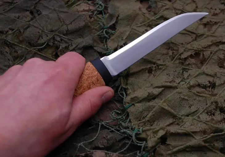 noz-turystyczny-helle-ostrze-gladkie