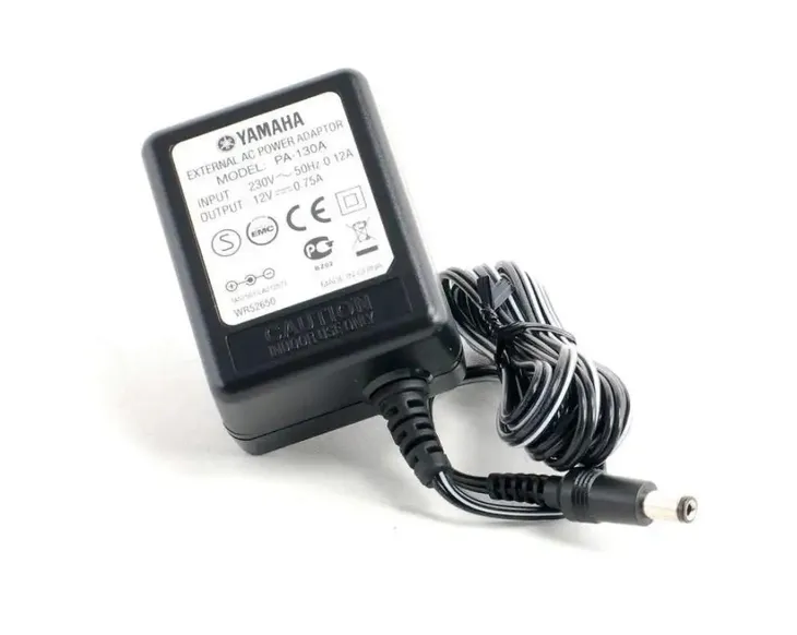 yamaha-pa-130b-zasilacz-12-v-dc-750-ma-napiecie-wyjsciowe-12-v
