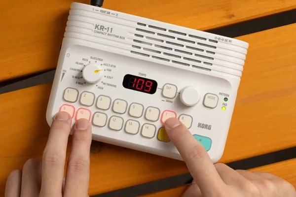 korg-kr-11-automat-perkusyjny-drum-machine-rytm-maszyna-kod-producenta-korgkr11