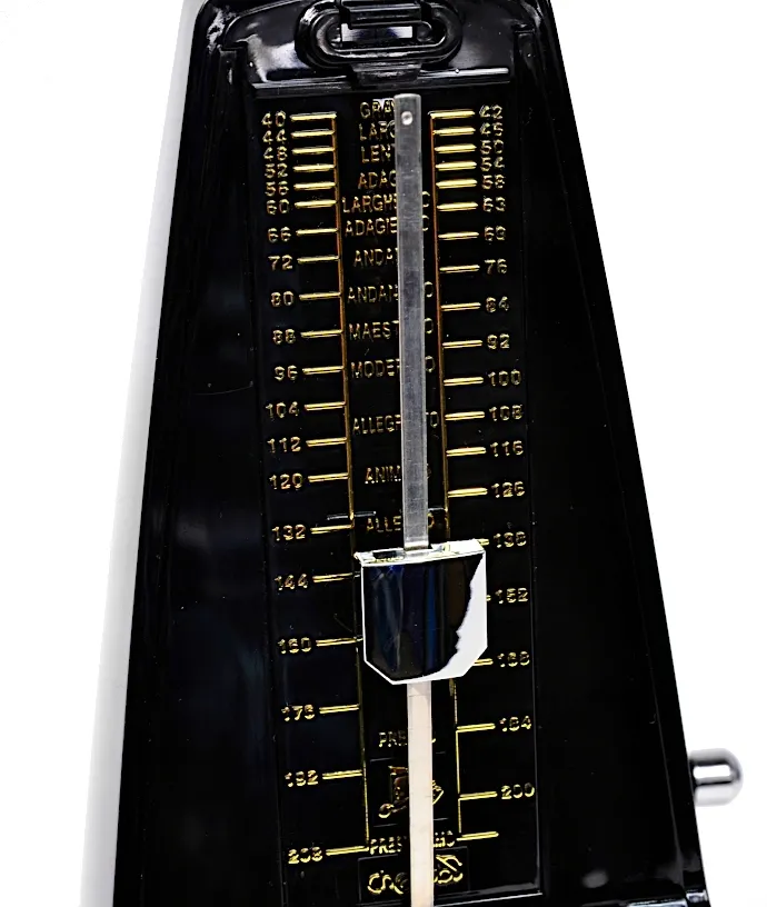 cherub-wsm-330-black-metronom-mechaniczny-plastikowy-czarny-polysk-waga-z-opakowaniem-0-7-kg