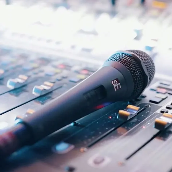 se-electronics-v7-switch-dynamiczny-mikrofon-wokalny