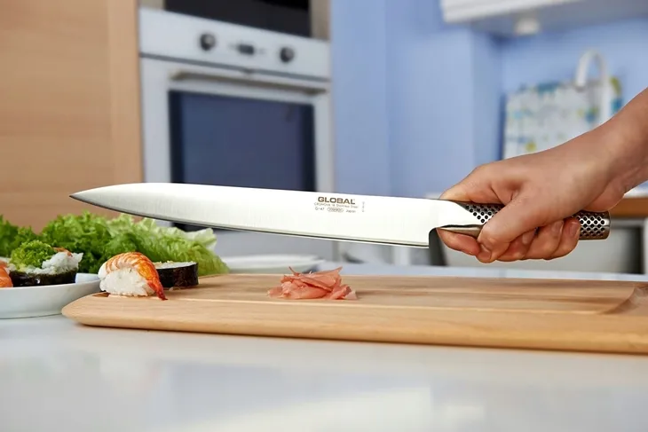 noz-do-sashimi-global-g-47-25-cm-stal-cromova-18-ostro-zakonczony-przeznaczenie-do-filetowania