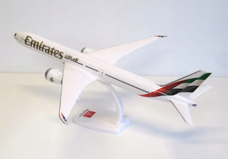 model-boeing-777-9-emirates-ppc-1-200-385x36-cm-marka-ppc-stan-zlozenia-calosc-die-cast