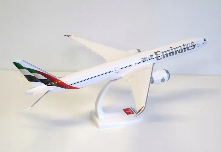 model-boeing-777-9-emirates-ppc-1-200-385x36-cm-marka-ppc-model-model-samolotu-boeing-777-9-emirates-1-20