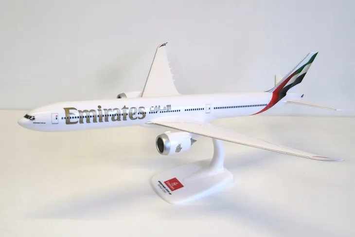 model-boeing-777-9-emirates-ppc-1-200-385x36-cm-marka-ppc-skala-skala-1-200