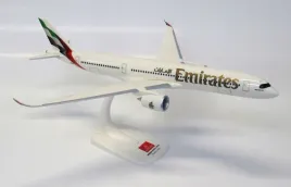 model-samolotu-airbus-a350-900-emirates-1-200