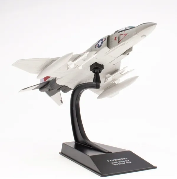 f-4j-phantom-ii-1-100-hachette-52-marka-hachette