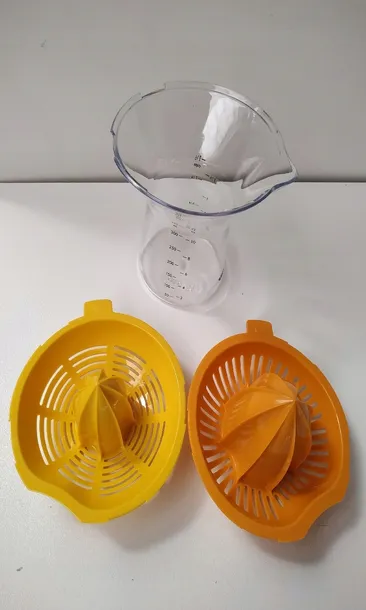 wyciskarka-do-cytrusow-oxo-material-tworzywo-sztuczne