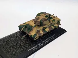 panzerkampfwagen-tiger-ausf-b-ardennes-1944-1-72-atlas