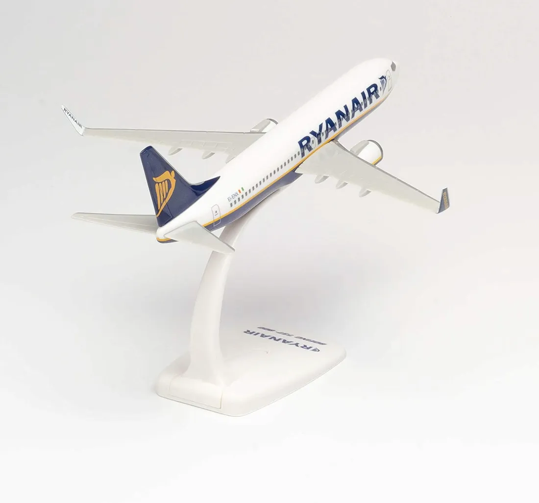 model-samolotu-boeing-737-800-ryanair-1-200