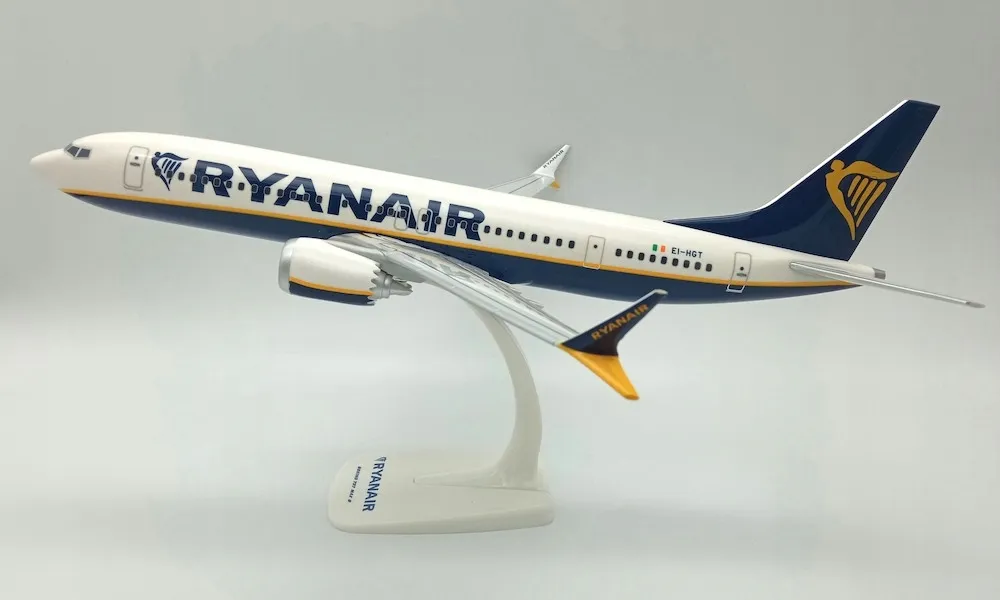 model-samolotu-boeing-737max8-ryanair-1-100-ei-hgt