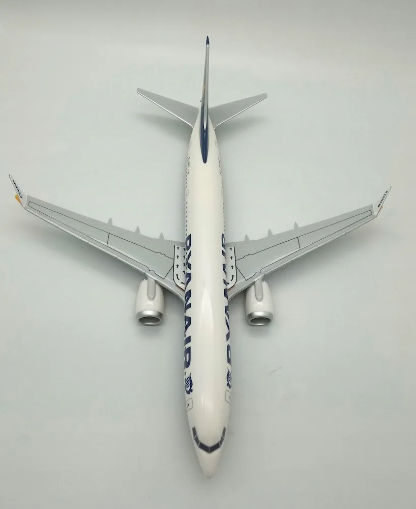 model-samolotu-boeing-737max8-ryanair-1-100-ei-hgt