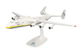 model-samolotu-antonov-an225-mriya-1-250-herpa