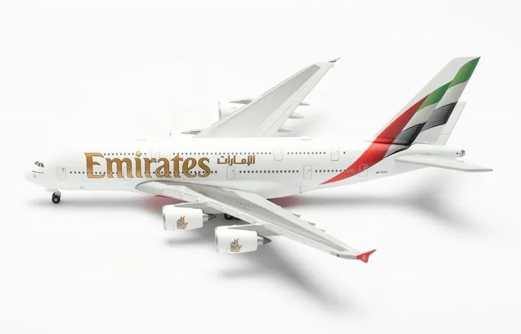 model-samolotu-airbus-a380-emirates-1-500-a6-eog-model-model-samolotu-airbus-a380-emirates-1-500-a6-eog