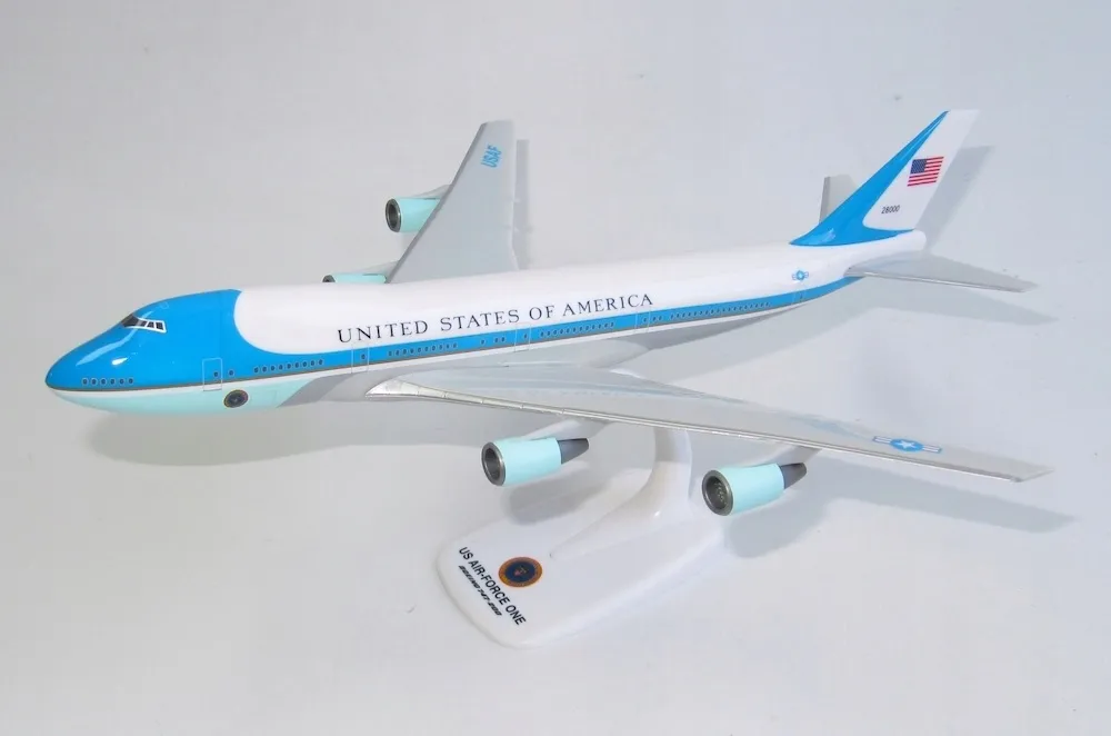 model-samolotu-boeing-747-200-air-force-one-1-250