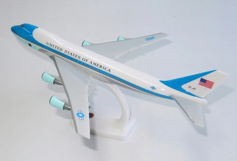 model-samolotu-boeing-747-200-air-force-one-1-250