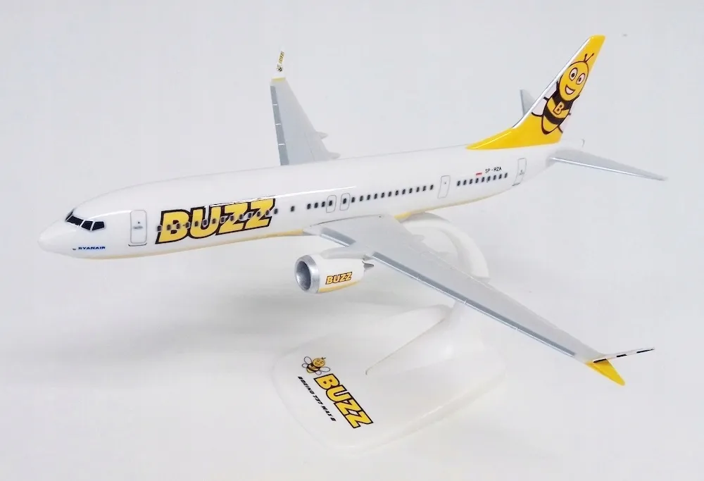 model-boeing-737-buzz-1-200