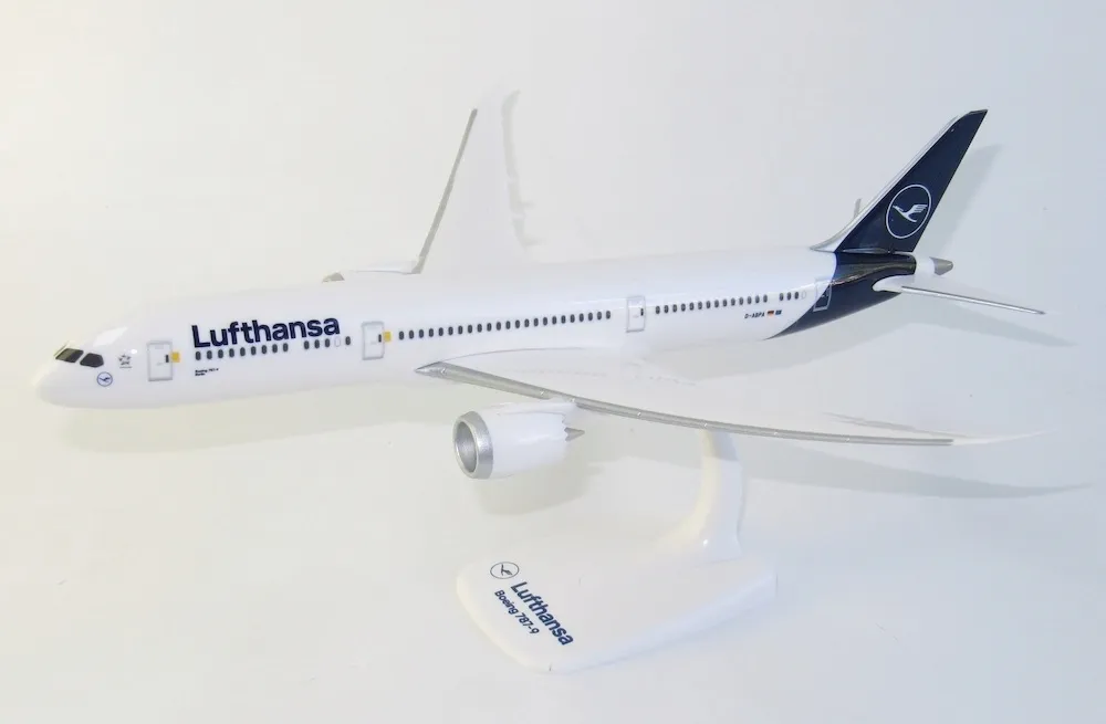 model-samolotu-boeing-787-9-lufthansa-1-200-d-abpa