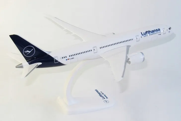 model-boeing-b-787-9-dreamliner-berlin-lufthansa-ppc-1-200-cena-stan-zlozenia-calosc-die-cast