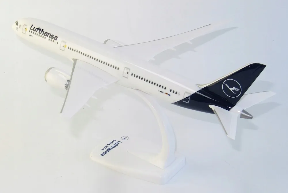 model-samolotu-boeing-787-9-lufthansa-1-200-d-abpa