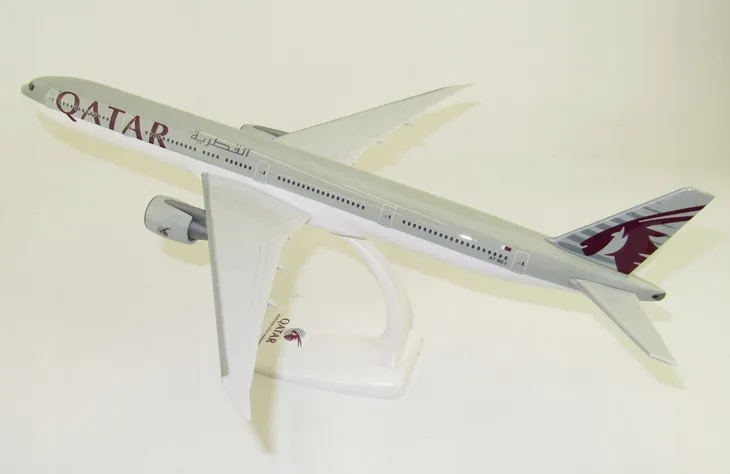model-samolotu-boeing-777-300-qatar-1-200-ppc-model-model-samolotu-boeing-777-300-qatar-1-200-ppc