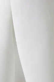 klasyczna-biala-suknia-slubna-na-jedno-ramie-kokarda-rozkloszowana