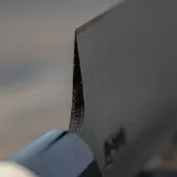 satake-cutlery-mfg-shirogami2-pro-noz-yanagiba-27-cm-material-ostrza-ze-stali