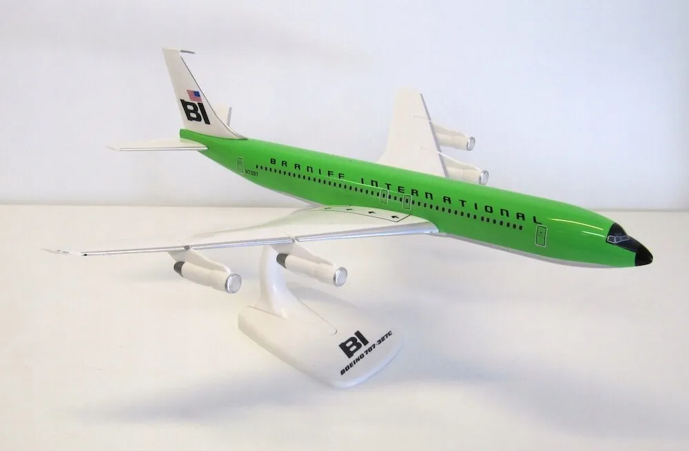 model-samolotu-boeing-707-300-braniff-1-144-marka-ppc