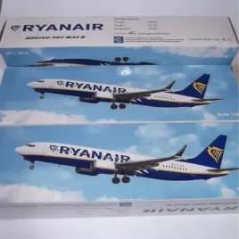 model-samolotu-boeing-737-max-8-ryanair-prezent-box-1-200-ce-dzien-dziecka