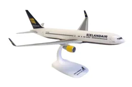 model-samolotu-boeing-767-300-icelandair-1-200