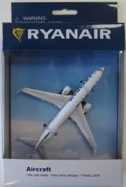 model-boeing-737-800-ryanair-ei-hgt-ppc-1-300-metal-prezent-ce