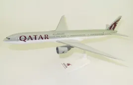 model-boeing-777-300-qatar-airways-1-200