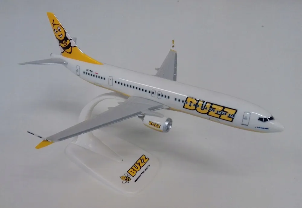 model-boeing-737-max-8-ryanair-buzz-ppc-1-200-cena-marka-ppc