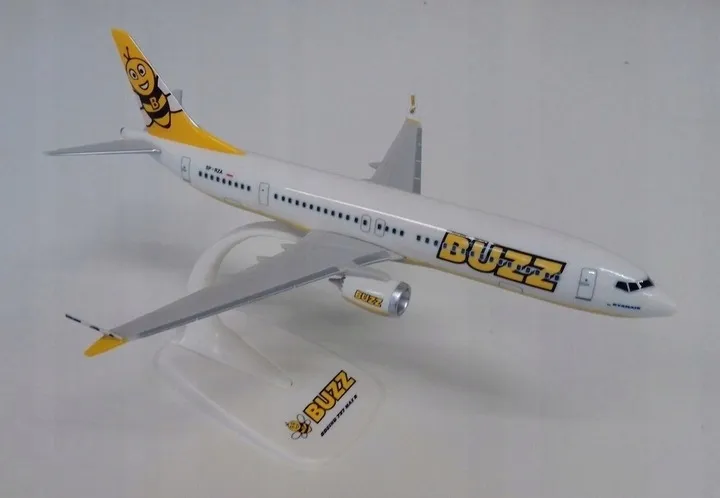 model-samolotu-boeing-737-800-ryanair-buzz-1-200-ce