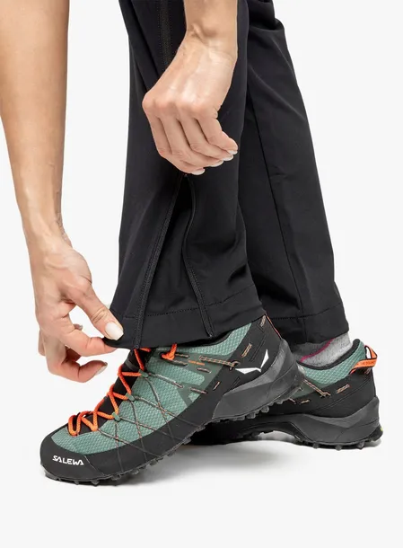 spodnie-softshell-damskie-peak-performance-light-ss-scale-pants-black-l-material-dominujacy-poliamid