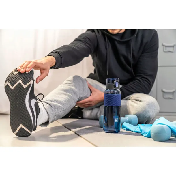bidon-tritanowy-680-ml-niebieski-bottle-zwilling-cechy-dodatkowe-mozliwosc-mycia-w-zmywarce-pojemnosc-680-ml