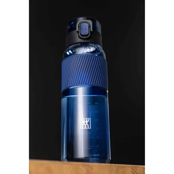 bidon-tritanowy-680-ml-niebieski-bottle-zwilling-cechy-dodatkowe-mozliwosc-mycia-w-zmywarce-marka-zwilling