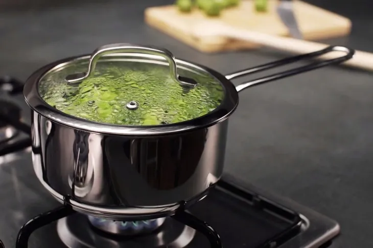 zestaw-naczyn-optima-8-elementow-kolor-srebrny