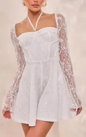 bialy-kwiatowy-kombinezon-dlugi-rekaw-koronka