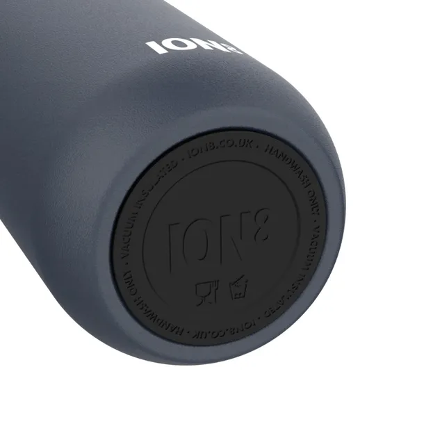 termos-turystyczny-ion8-travel-flask-i8fs700anavy-ash-navy-700-ml-maksymalne-utrzymanie-ciepla-do-12-h