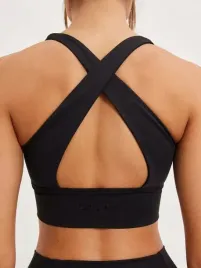 czarny-dopasowany-top-crop-stanik-sportowy-fitness-aim-n-s