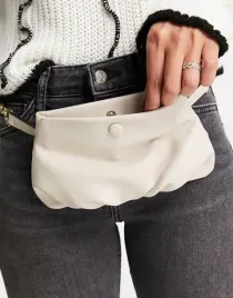 torebka-pasek-bezowa-nerka-gladka-topshop