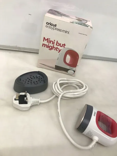 prasa-cricut-easy-press-mini-do-naprasowanek-marka-cricut-waga-z-opakowaniem-1-31-kg