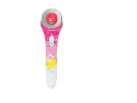 noz-krazkowy-srednica-45-mm-precyzyjne-ciecia-fiskars-inspiration-geometric